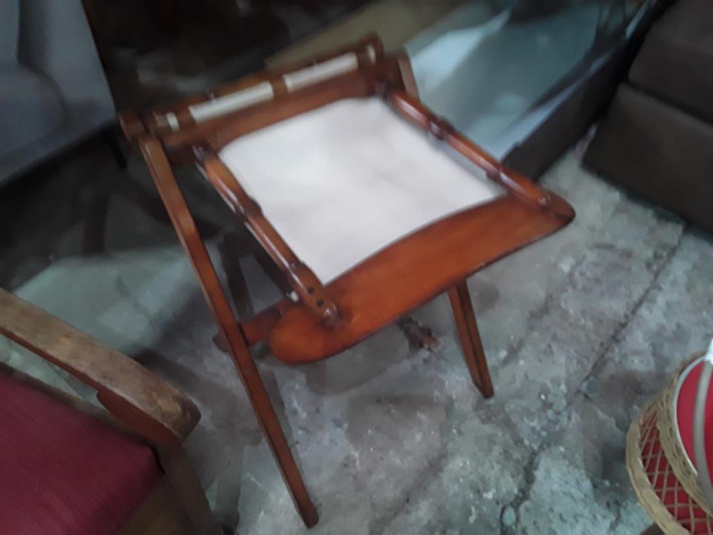 CHAISE BASSE RUSTIQUE ASSISE PAILLE