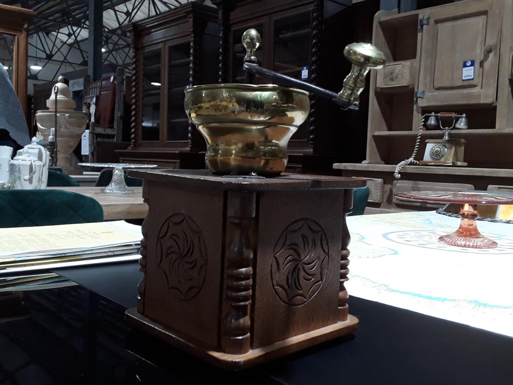 MOULIN À CAFÉ ANCIEN EN CHÊNE