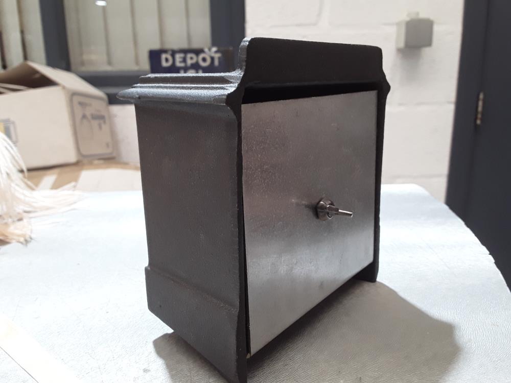 TIRELIRE FONTE CINEY