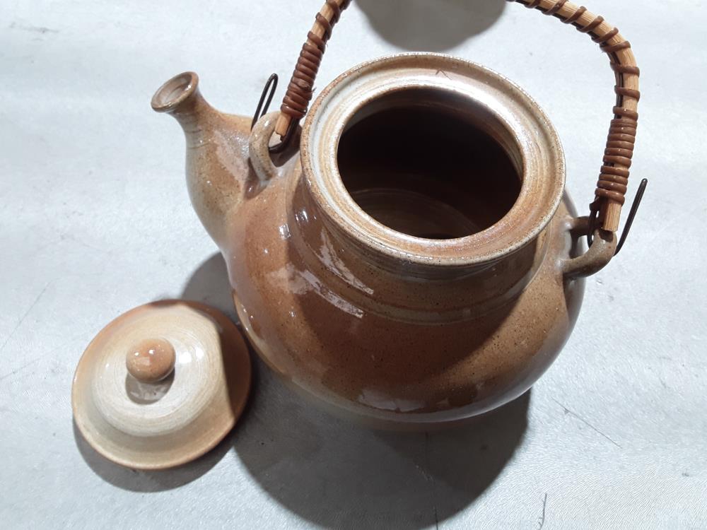 THÉIÈRE EN TERRE CUITE