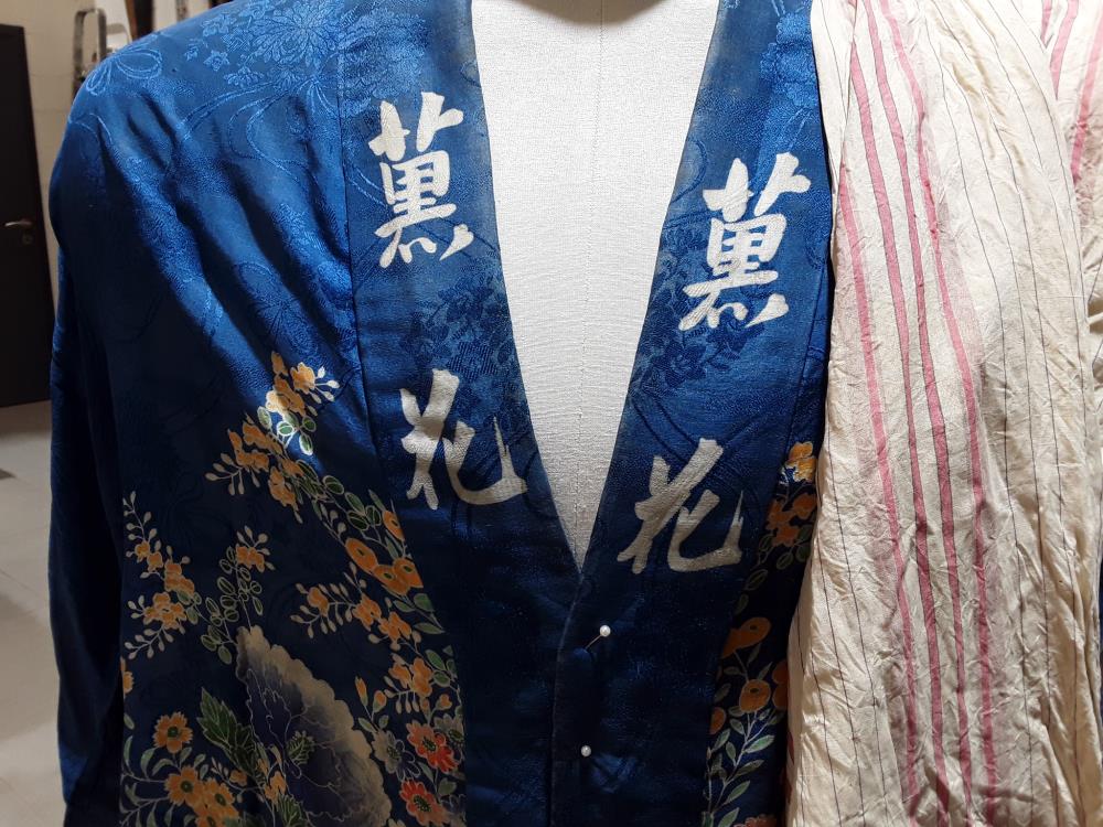 KIMONO CHINOIS FIN 19EME AVEC COIFFE ET PANTALON EN SOIE