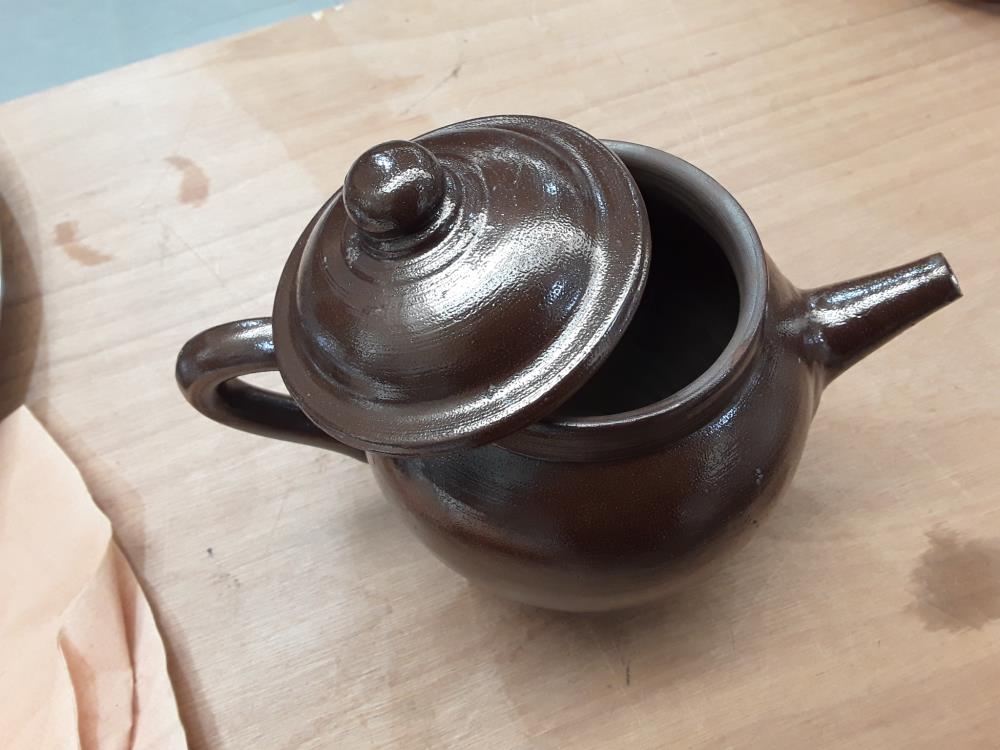 THÈIÉRE EN TERRE CUITE