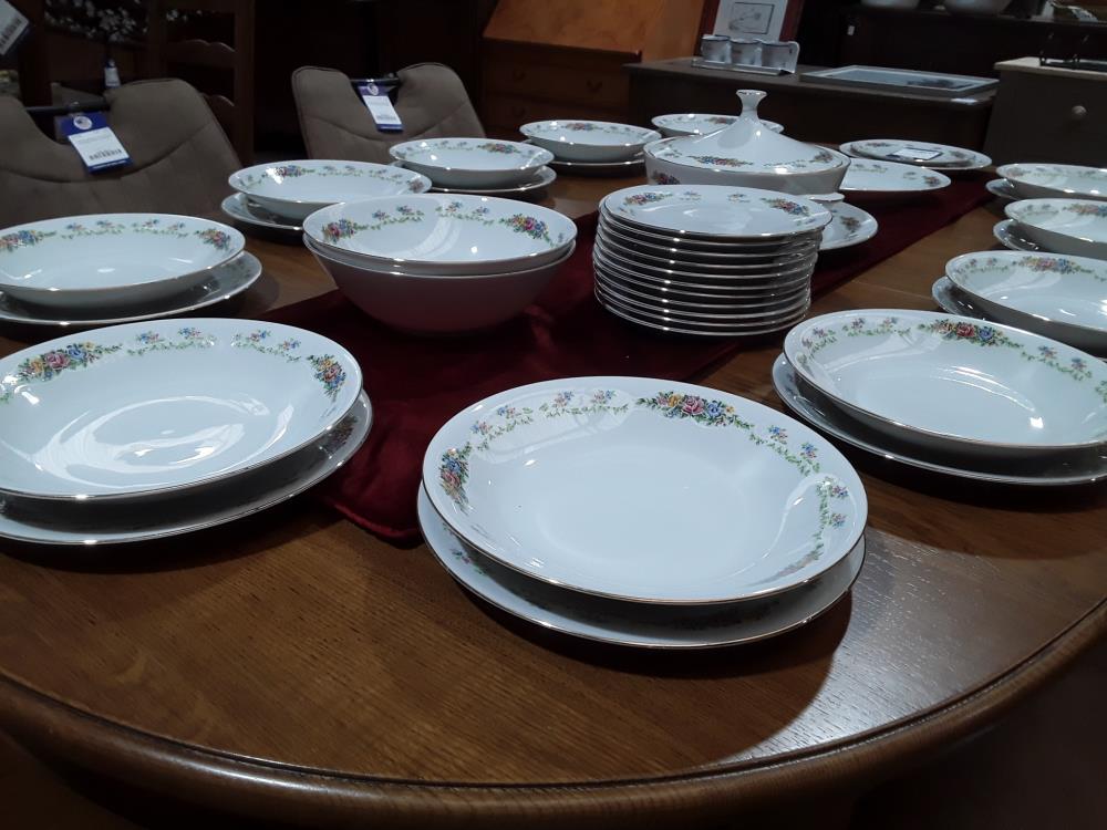 SERVICE 12 PERSONNES PEINT À LA MAIN BAVARIA