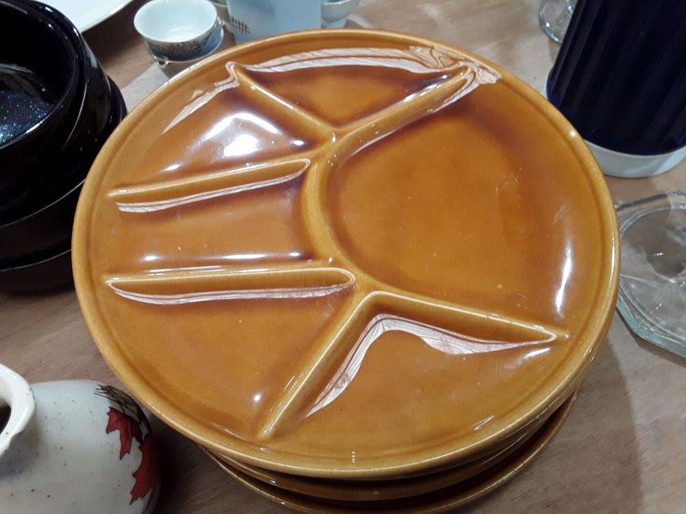 SERIE ASSIETTES A FONDUE