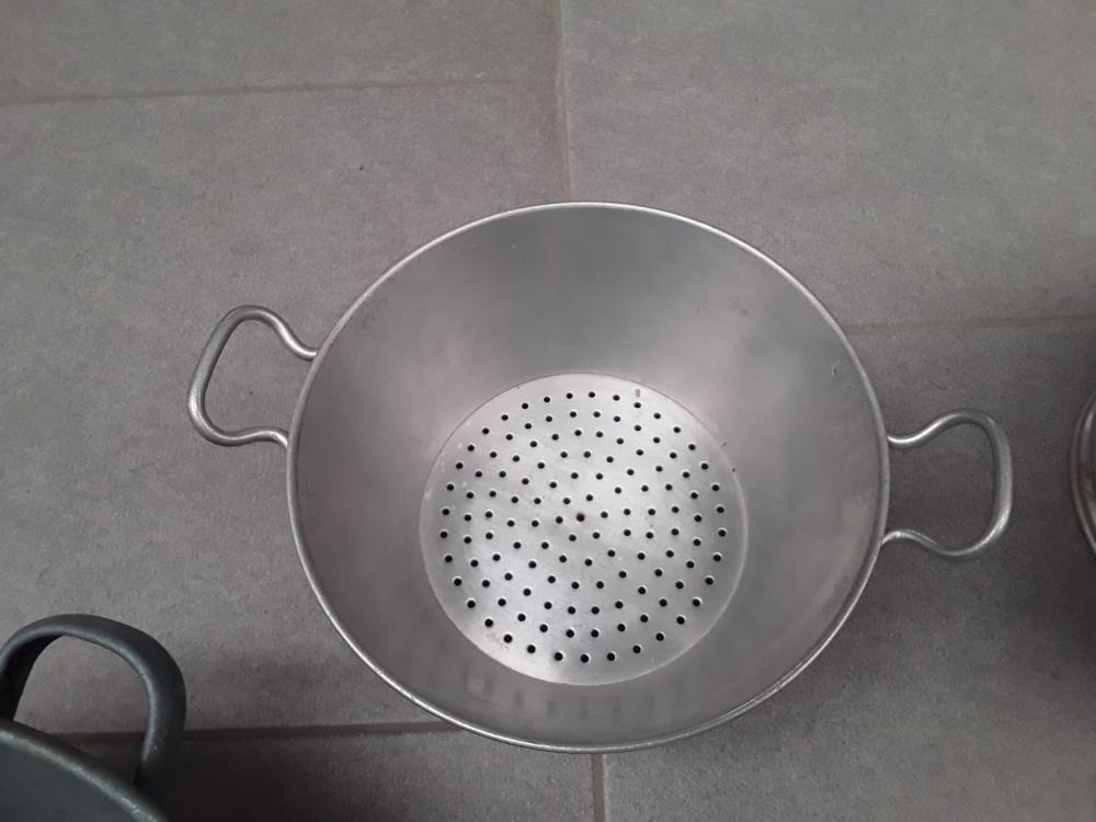 ANCIENNE PASSOIRE EN ALUMINIUM