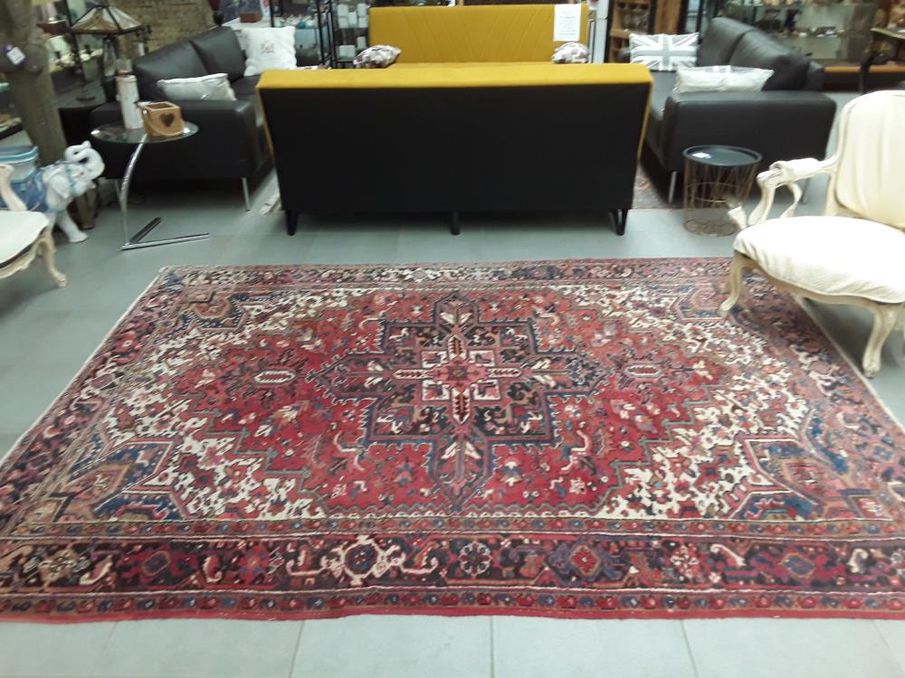 TAPIS TISSÉ MAIN GRAND FORMAT (3.15M X 2.13M)