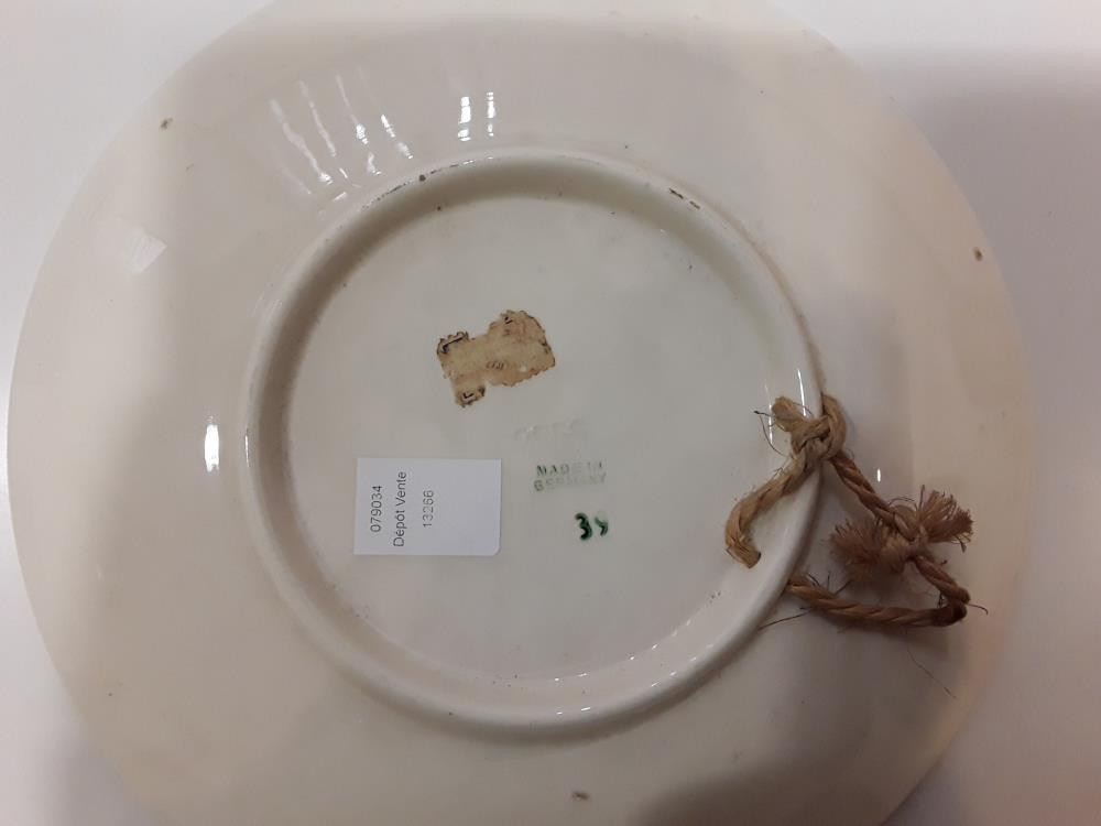 ASSIETTE AVEC PAYSAGE ET RELIEF