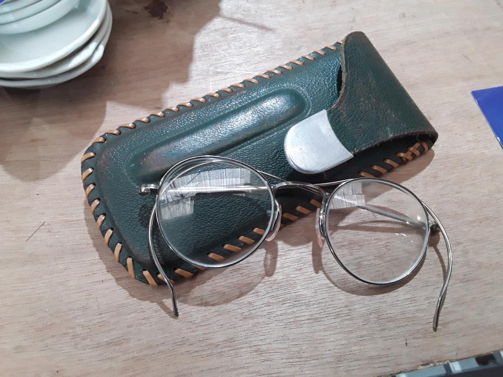 PAIRE DE LUNETTE DECO VINGTÈGE ARMÉE