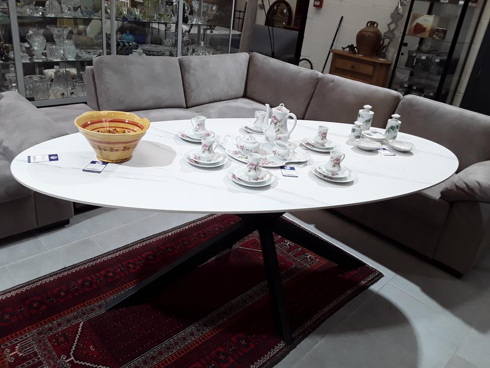 TABLE OVALE DESIGN ITALIEN PIED METAL FINITION MARBRE BLANC 2M10