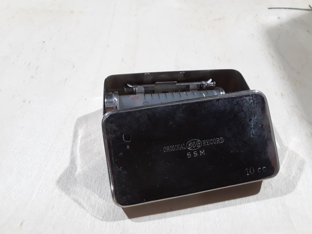SERINGUE ORIGINAL EVA RECORD SSM 10 CC EN VERRE AVEC BOITE METAL