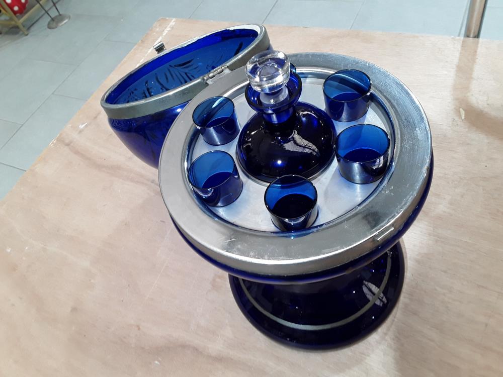 CAVE À LIQUEUR EN VERRE BLEU FIN 19EME