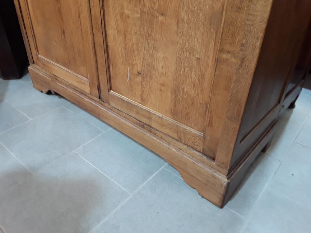 ARMOIRE 2 PORTES LOUIS PHILIPPE EN CHENE MASSIF
