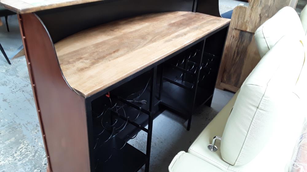 BAR MANGUIER VV VOITURE