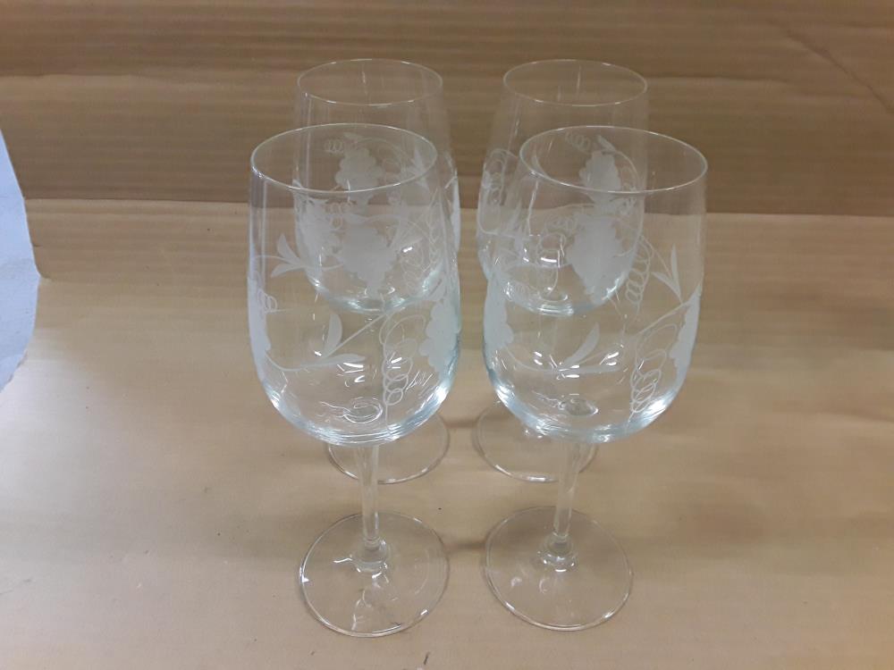 LOT DE 4 VERRES