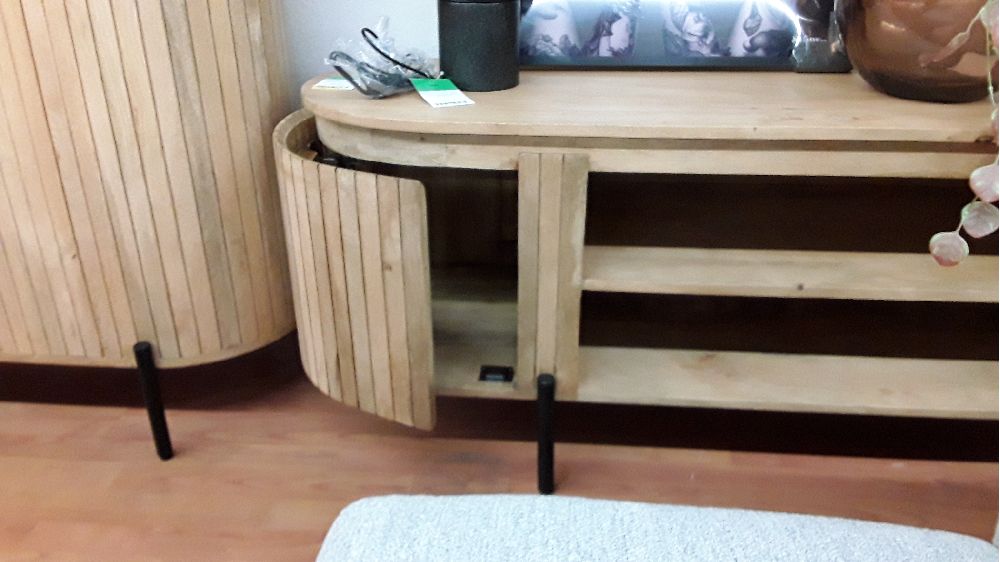 MEUBLE TV BOIS CANNELE