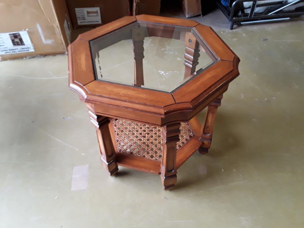 TABLE BASSE VITRE AVEC CANNAGE