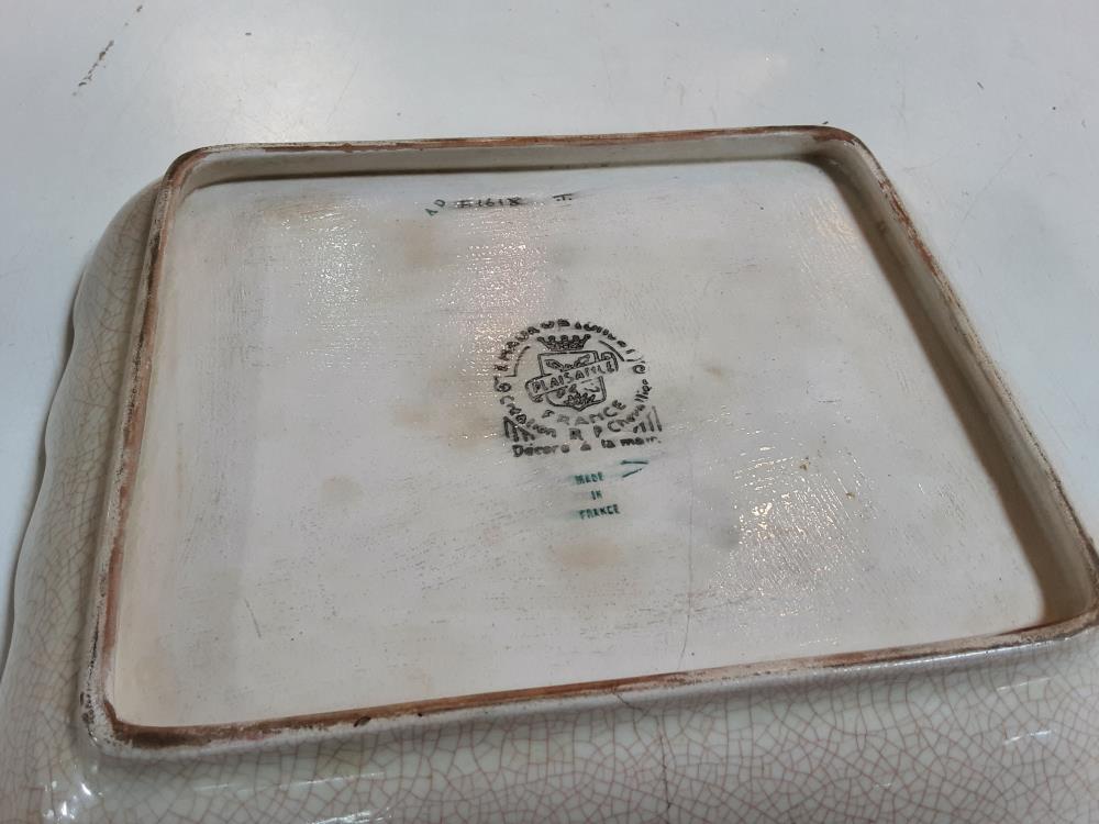 PLAT LONGWY ROUGE DORE (FENDU DERRIERE)