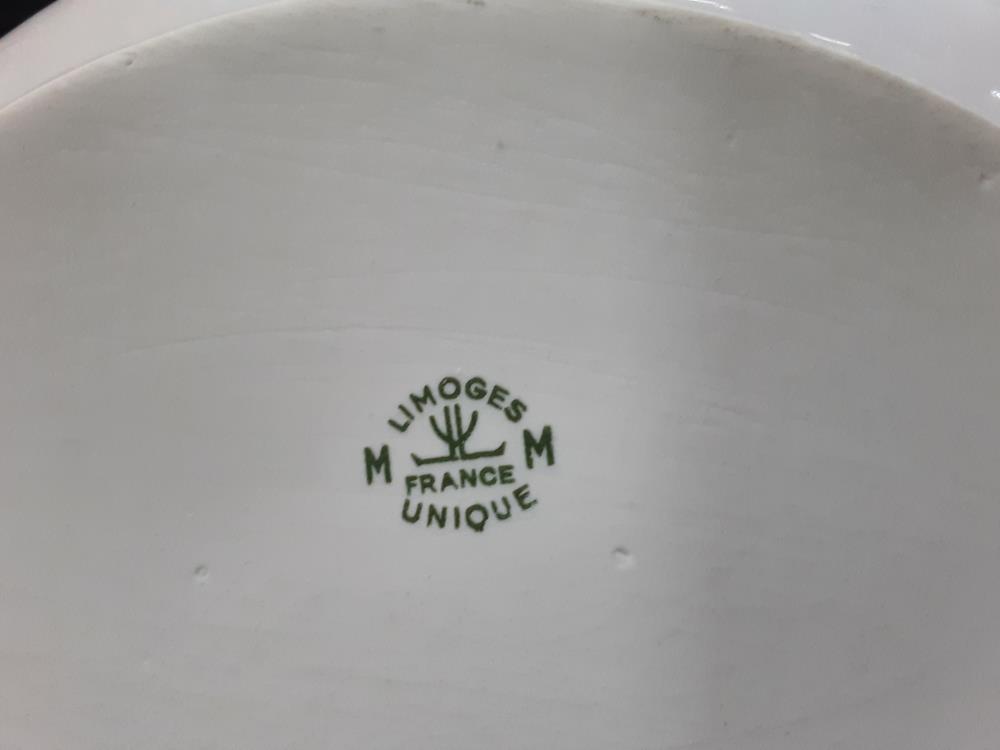 SERVICE DE TABLE LIMOGES 110 PIECES