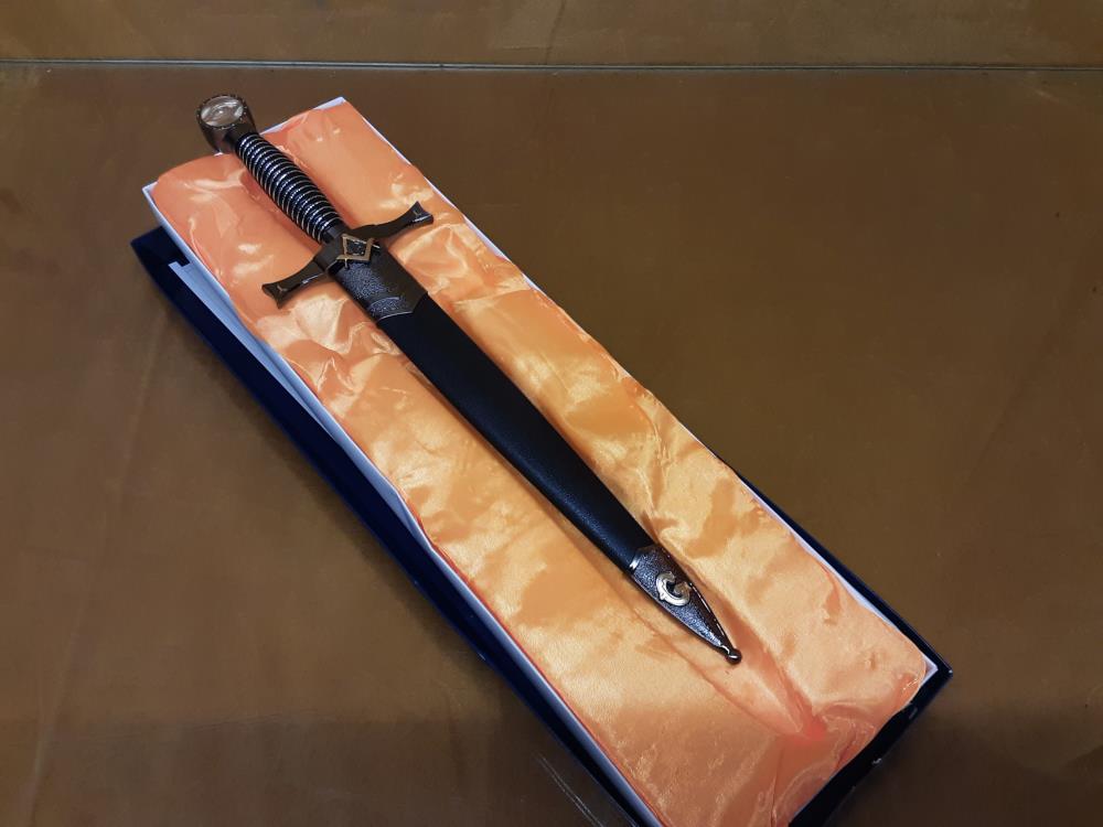 POIGNARD AVEC ÉTUI - LONG.39CM (LW-62)