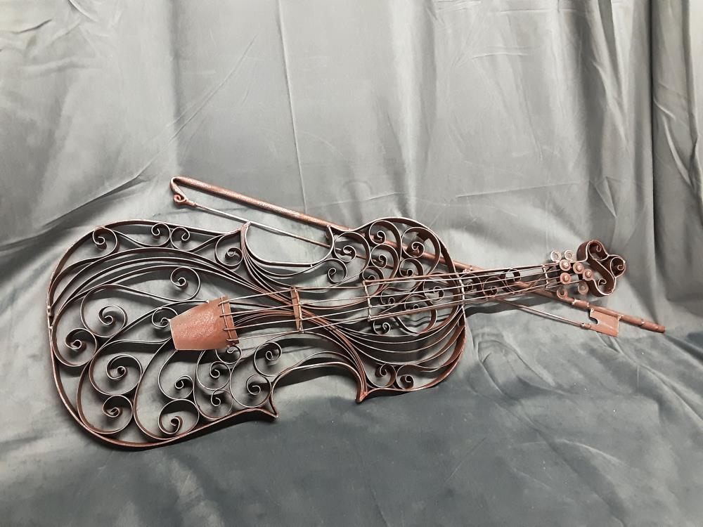DÉCORATION MURALE VIOLON MÉTAL MARRON (TZ-37)