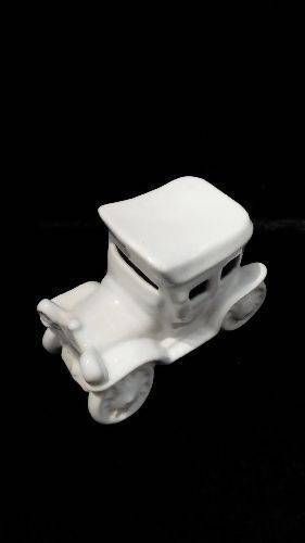 SUJET VOITURE PORCELAINE BLANCHE