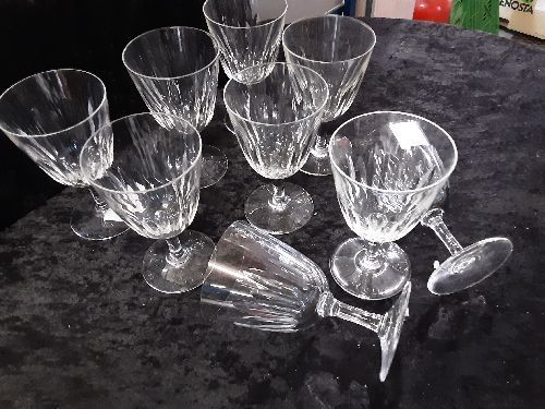 LOT DE 9 VERRES SUR PIOED GM BACCARAT