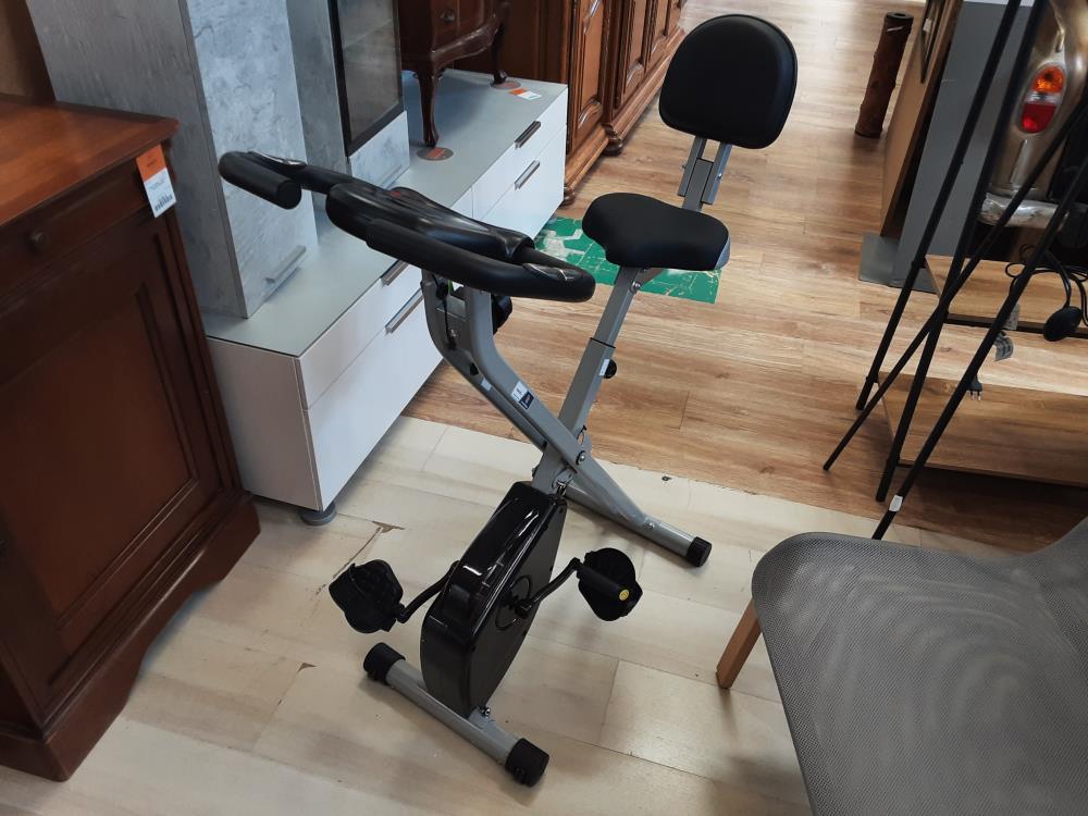VÉLO D'APPARTEMENT PLIABLE ET RÉGLABLE GRIS (A90-192GY) 2EME CHOIX