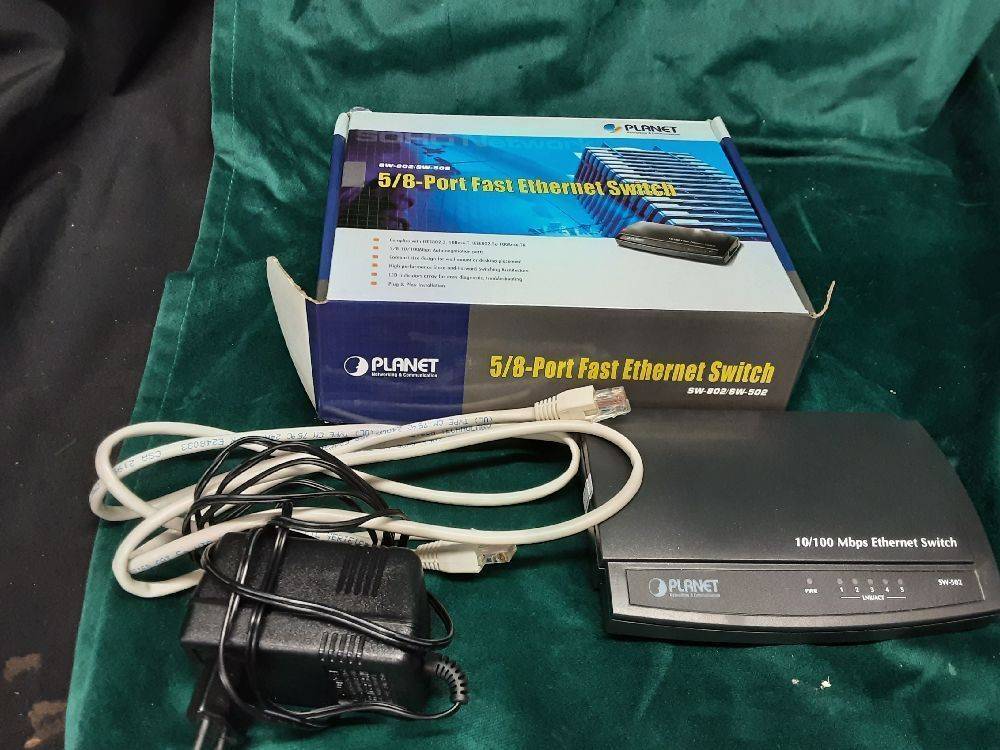 5/8 PORT FAST ETHERNET SWITCH