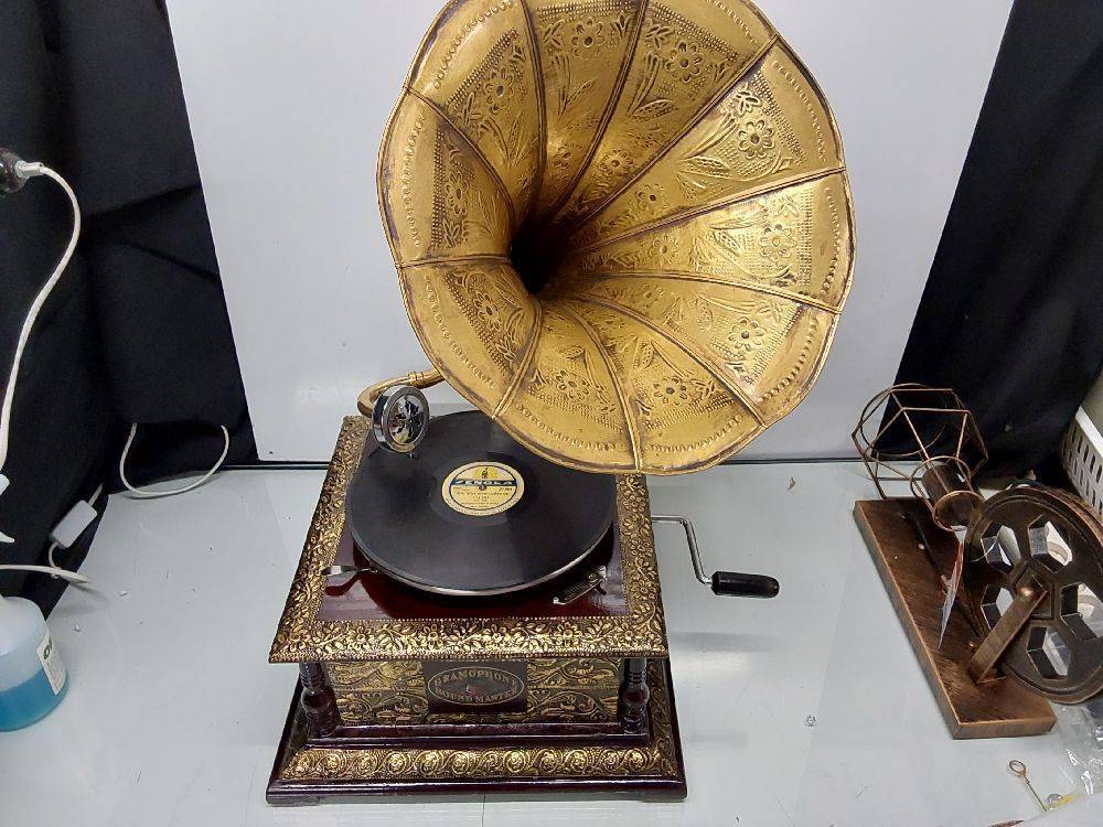 GRAMOPHONE DORE (GR-7)