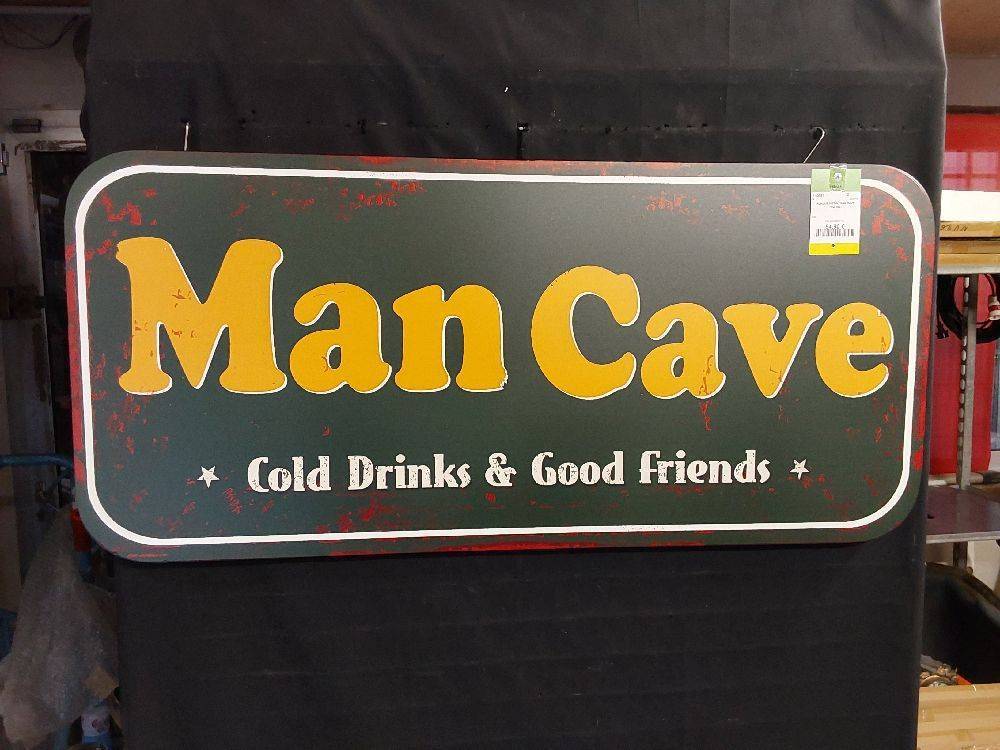 PLAQUE METAL MAN CAVE (NU-103)