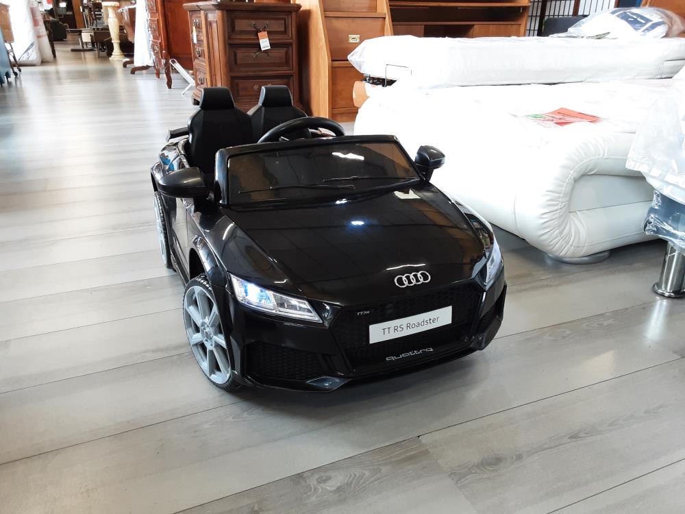 VOITURE TT RS NOIRE ÉLECTRIQUE ENFANT (370-079V90BK) - 2EME CHOIX  