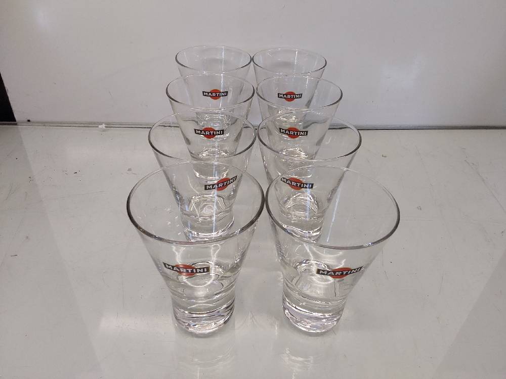 LOT DE 8 VERRES MARTINI