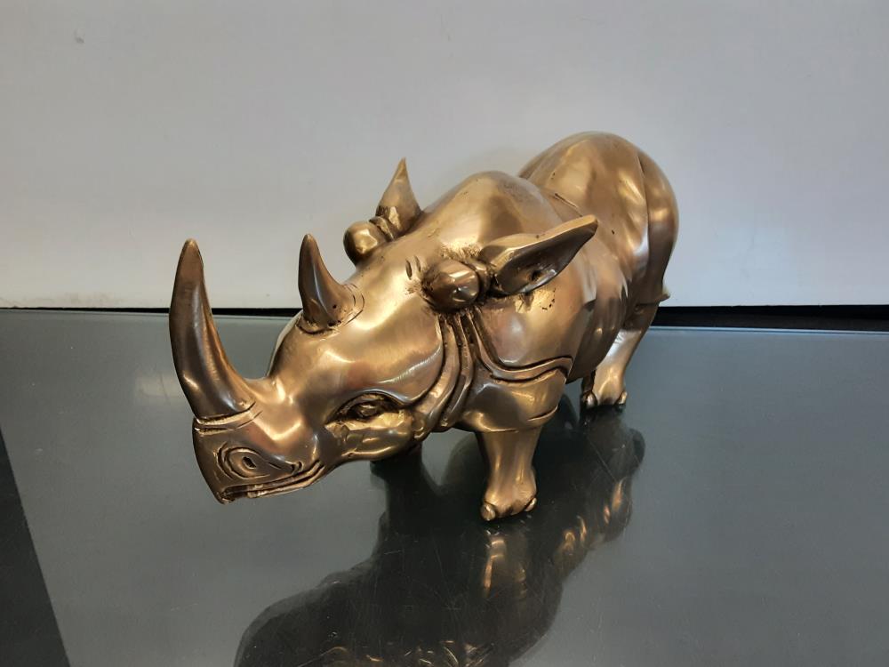 RHINOCÉROS EN BRONZE