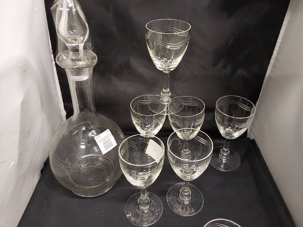 CARAFE AVEC BOUCHON GM + 6 VERRES A PIED CRISTAL TAILLÉ