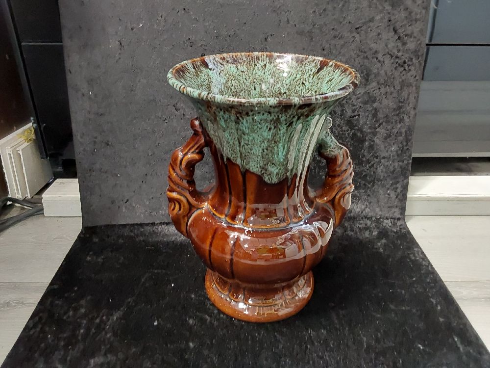 VASE MARRON ET VERT AVEC 2 ANSES