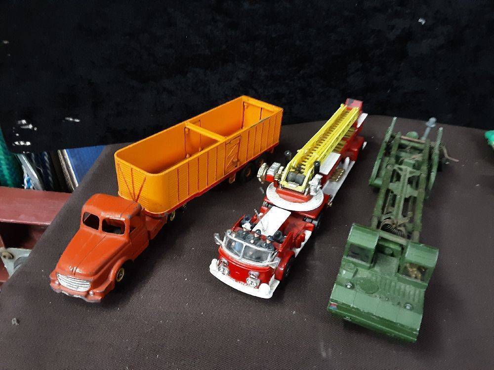 CAMION MINIATURE DINKY TOYS 1/43