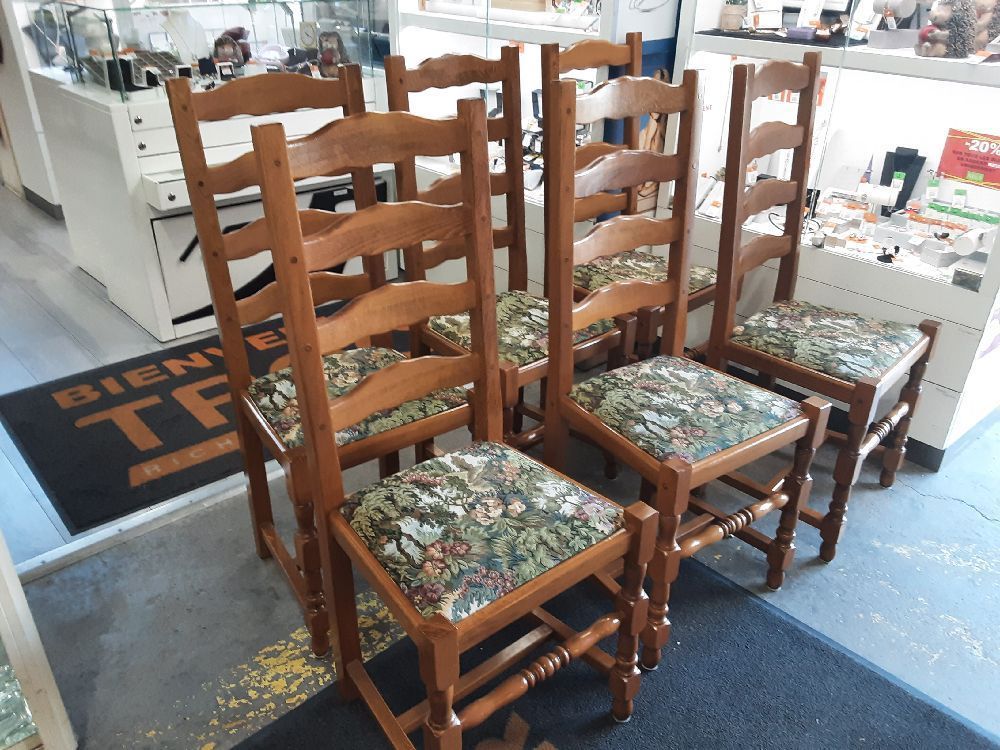 LOT 6 CHAISES ASSISES TISSUS 