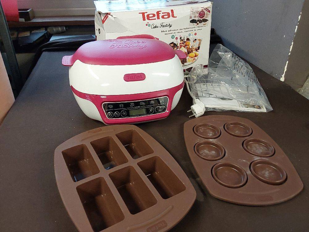 CAKE FACTORY TEFAL occasion - Troc Richwiller
