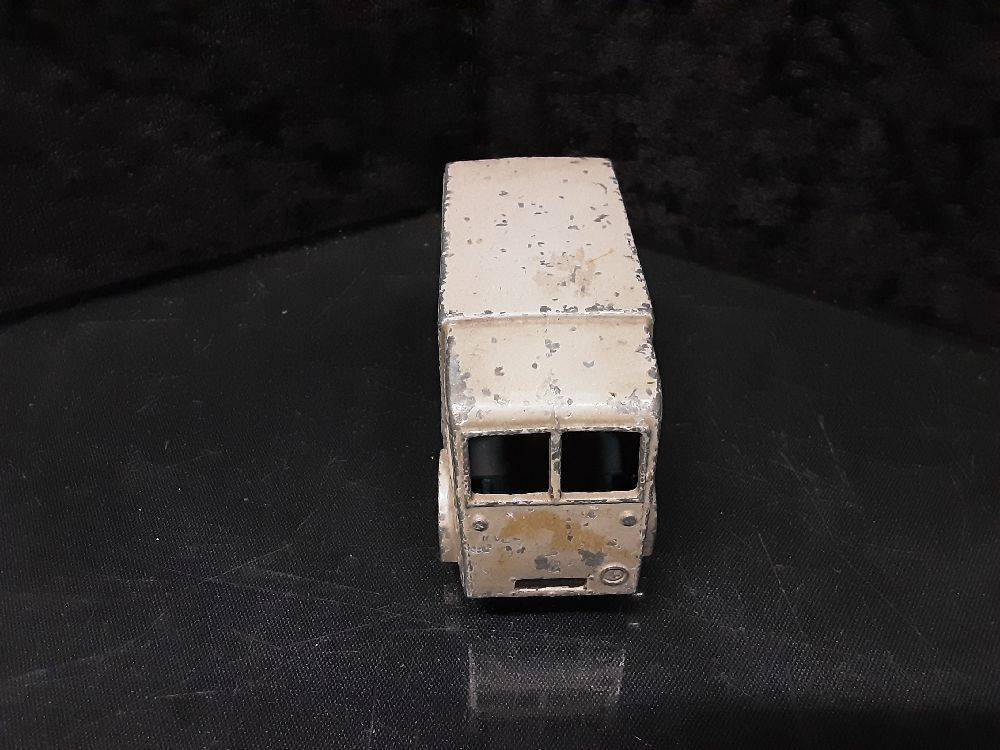 VOITURE DINKY TOYS 1/43