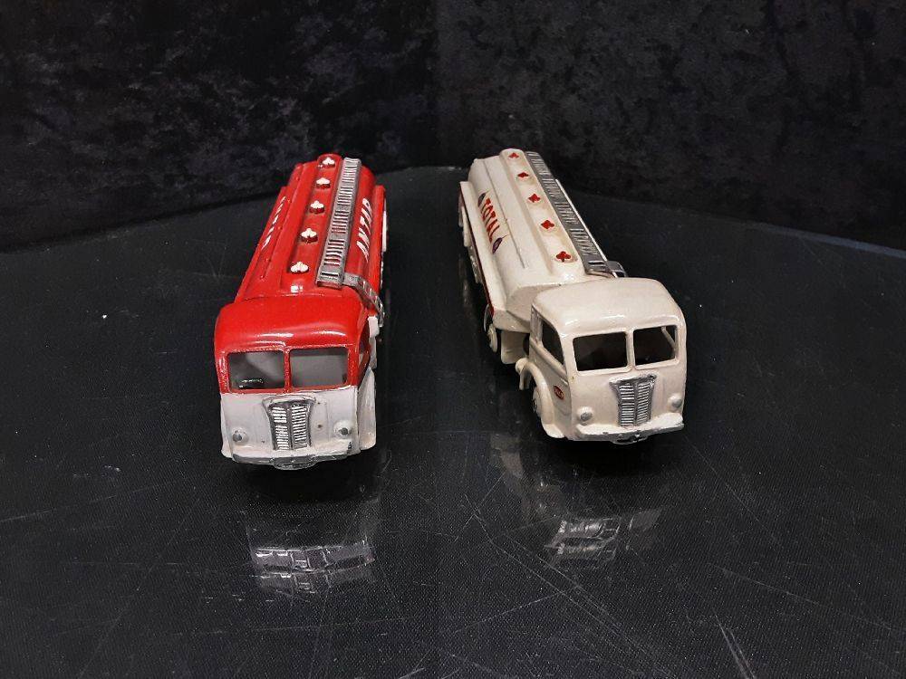 CAMION CITERNE DINKY TOYS 1/43