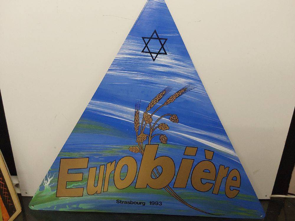 PLAQUE EUROBIERE 93 TRIANGLE BLEU