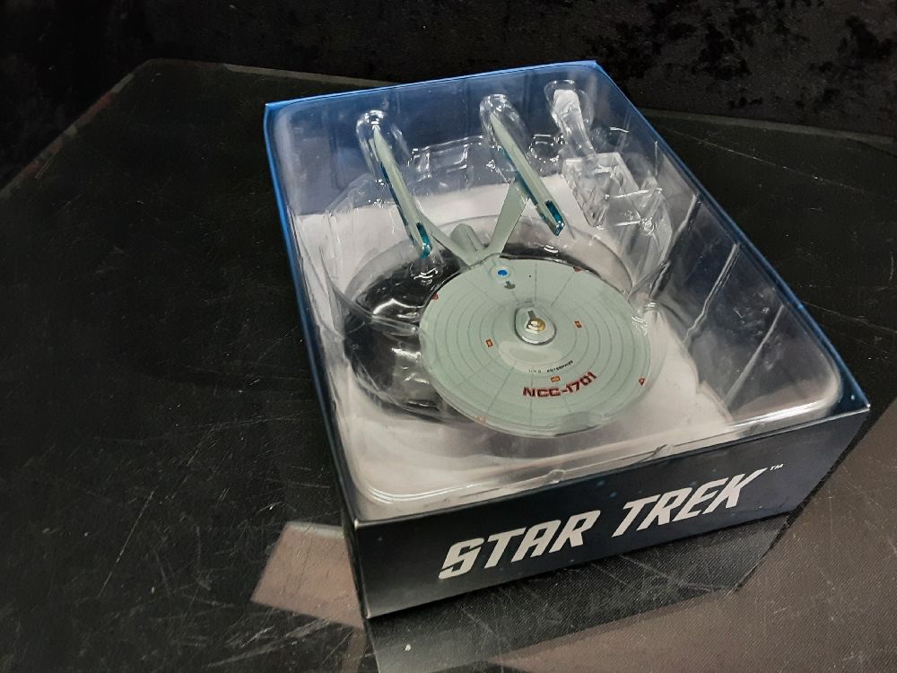 VAISSEAUX STAR TREK