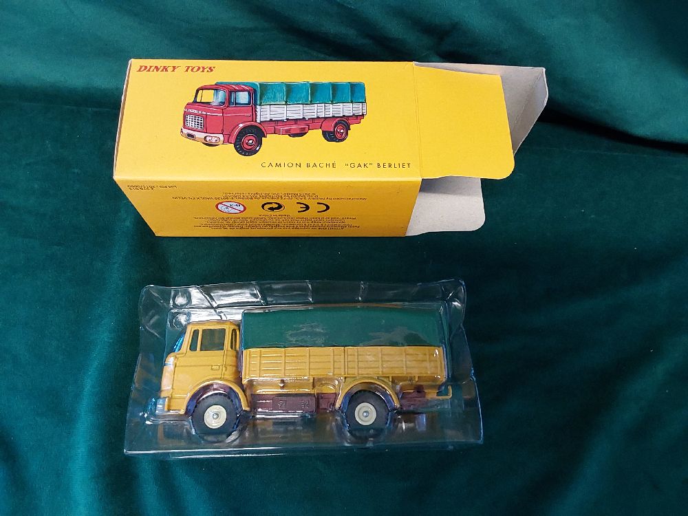 CAMION DINKY TOYS 