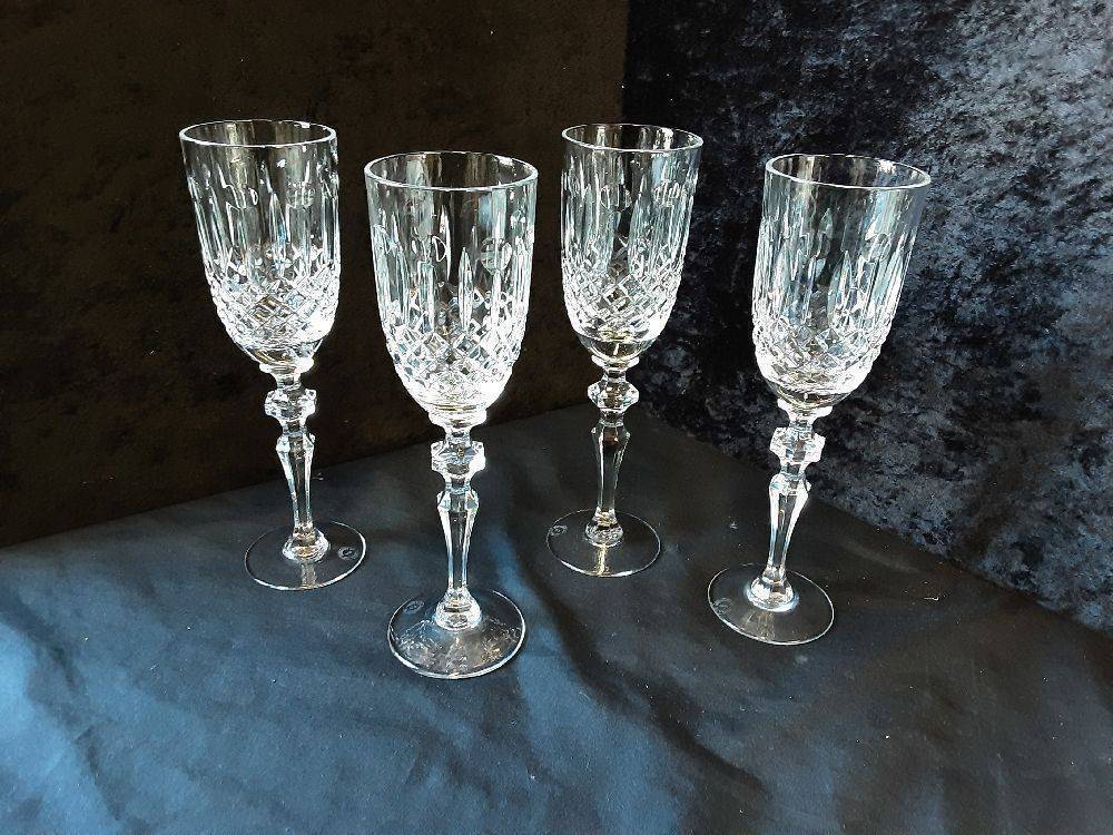 LOT 4 FLUTES A CHAMPAGNES CRISTAL LORRAINE MODELE CHARLOTTE