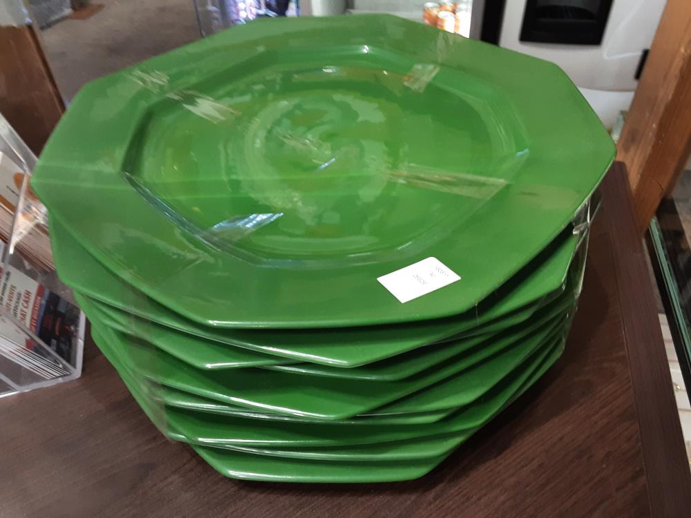 LOT DE 10 ASSIETTES TGM VERTES LIMOGES