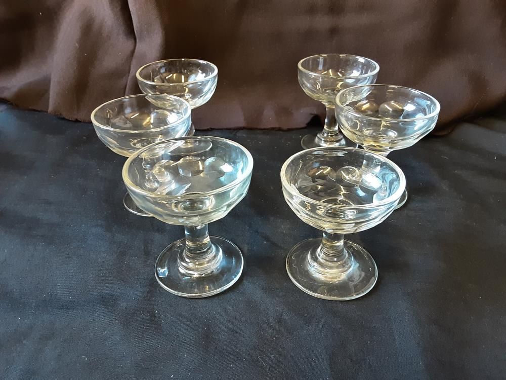 LOT 6 VERRES LIQUEUR