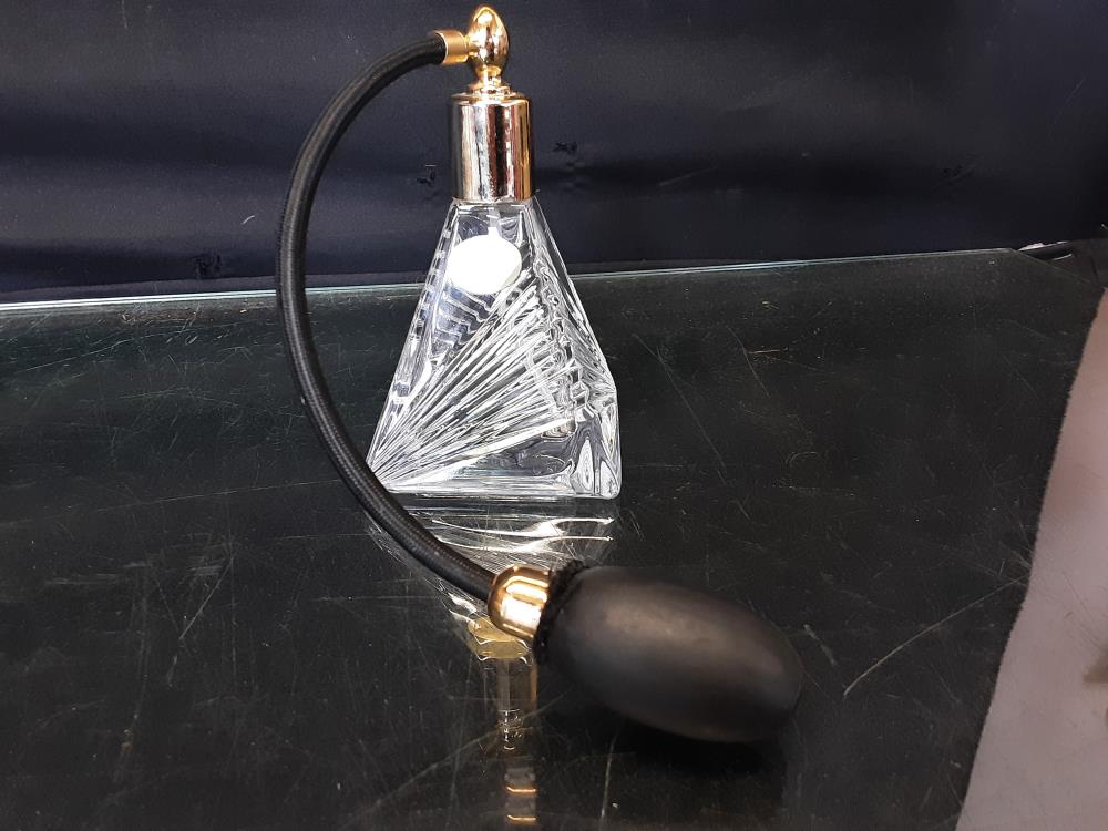 VAPORISATEUR DE PARFUM EN CRISTAL 