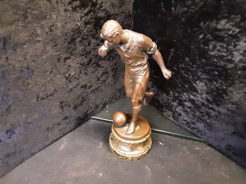 STATUETTE BRONZE FOOTBALLEUR 