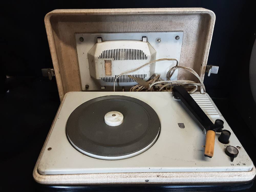 TOURNE DISQUE PHILIPS DANS L ETAT