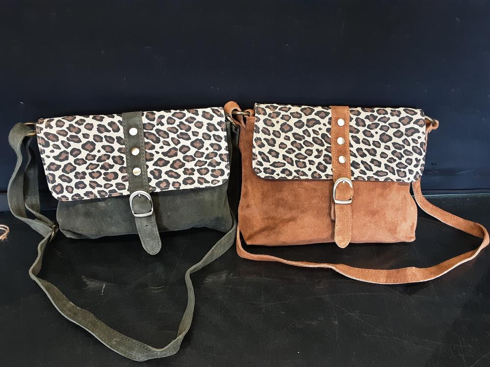 SAC BANDOULIERE EN CUIR MOTIF LEOPARD CAMEL OU GRIS 